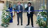 Charlie Shaver, Nouryon Chairman and CEO and Sobers Sethi, Senior Vice President Emerging Markets and China, cutting the ribbon at Nouryon's newly expanded office and new Innovation Center in Mumbai, India